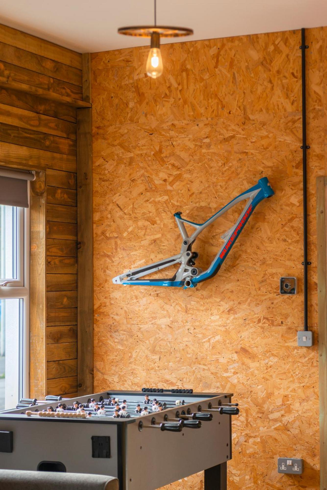 Riverside Great House In The Afan Forest Bike Park By Staystaycations Glyncorrwg Bagian luar foto