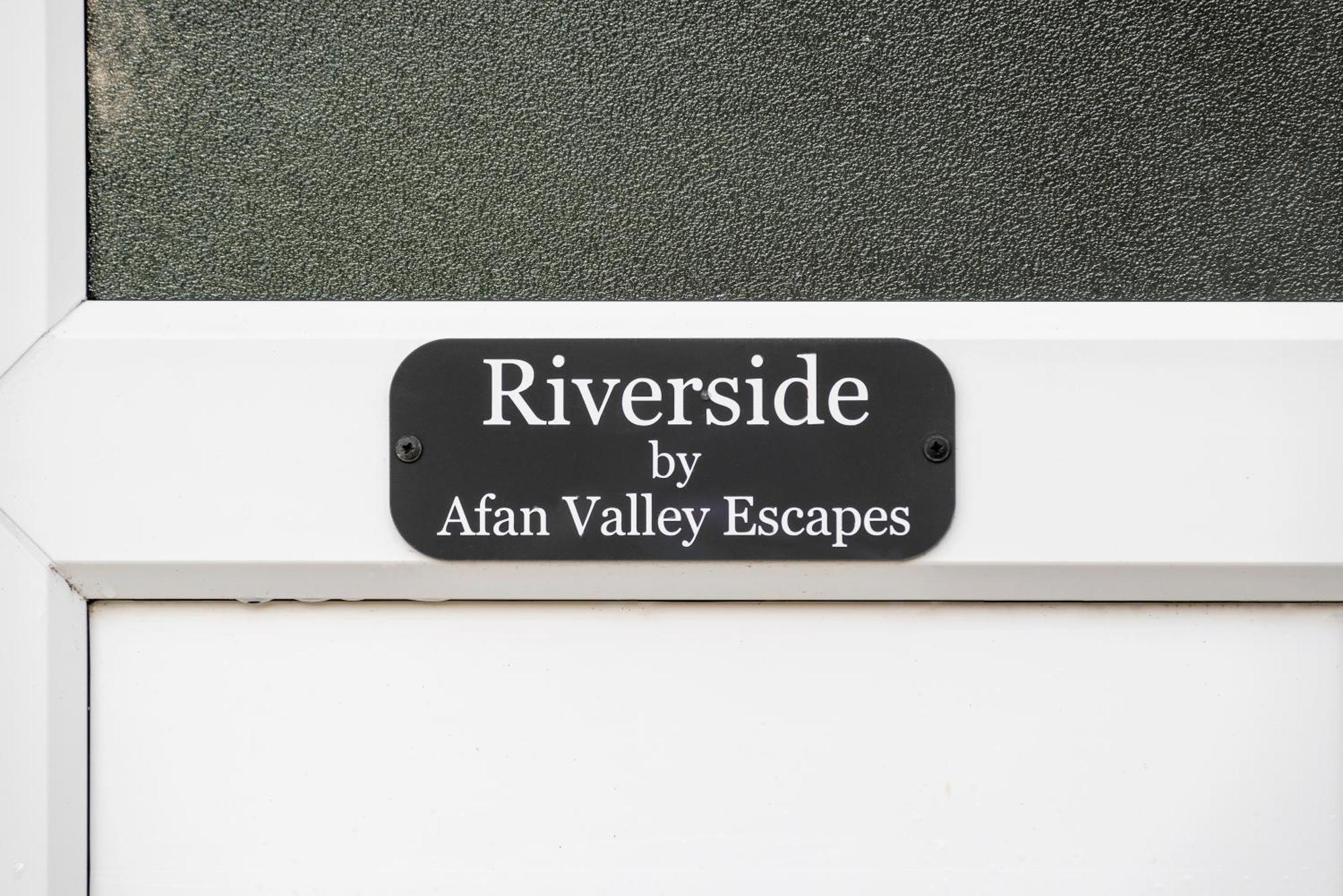 Riverside Great House In The Afan Forest Bike Park By Staystaycations Glyncorrwg Bagian luar foto