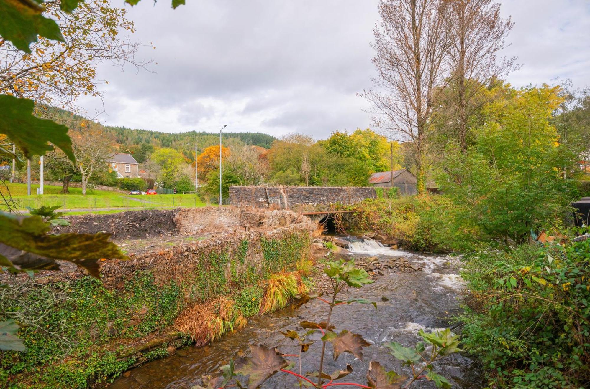 Riverside Great House In The Afan Forest Bike Park By Staystaycations Glyncorrwg Bagian luar foto