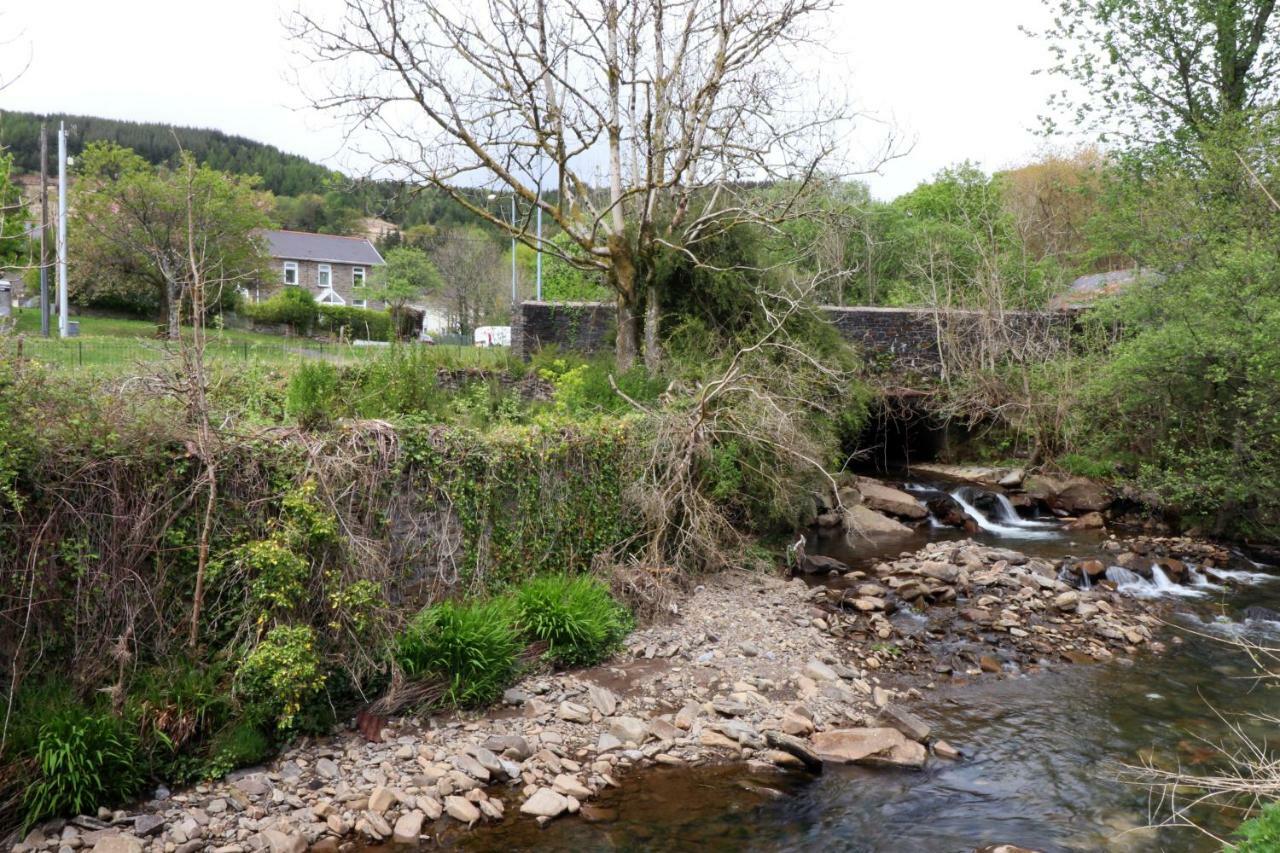 Riverside Great House In The Afan Forest Bike Park By Staystaycations Glyncorrwg Bagian luar foto